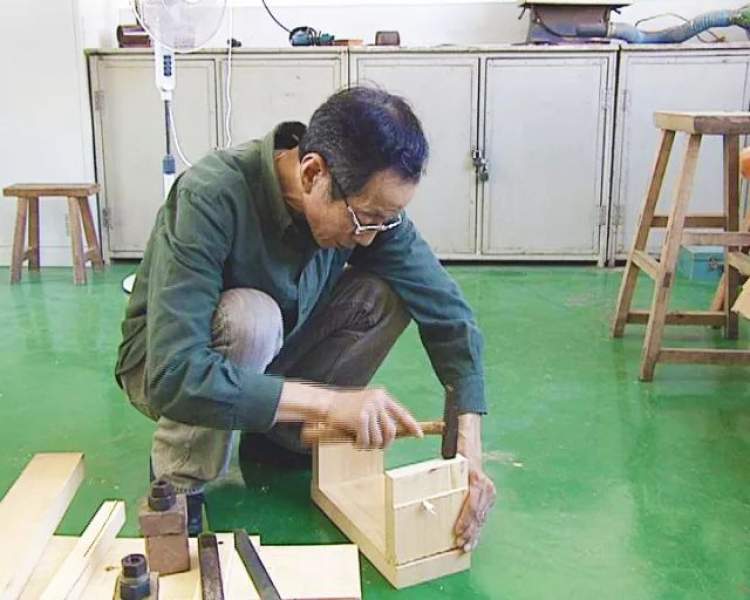 七宝这位师傅做的二胡市价40万一把，闵惠芬、马晓晖都用过他的琴
