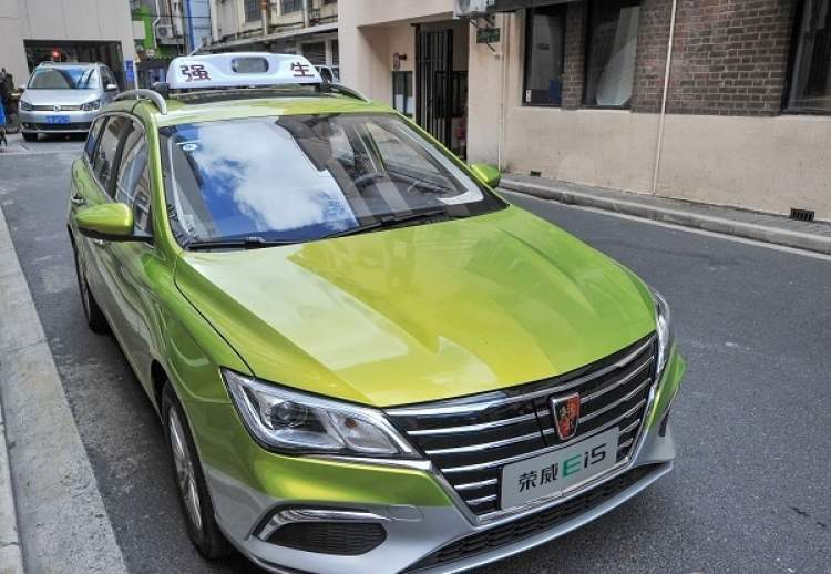 强生出租将率先全面告别老旧桑塔纳车型 100辆荣威Ei5纯电动出租汽车下月上街 强生出租将率先全面告别老旧桑塔纳车型 100辆荣威Ei5纯电动出租汽车下月上街