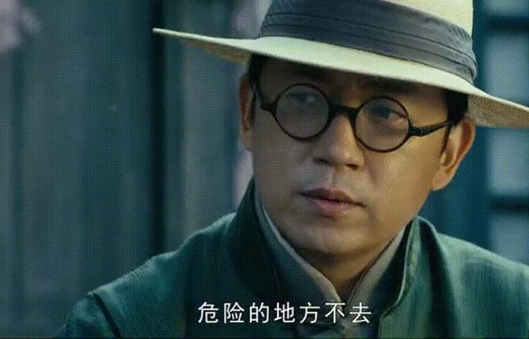 眼神就立住了; 再加上这么多的武打戏份,剧组真的不考虑给潘老师加