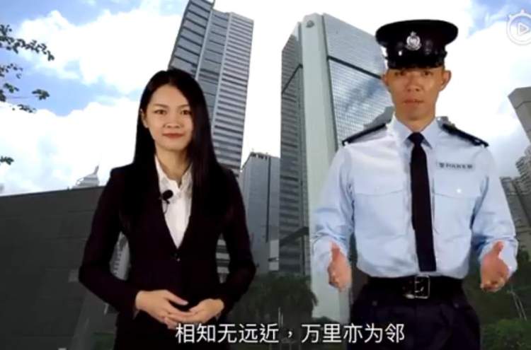 我们和刚开通微博的香港警察聊了聊,阿sir,三天吸粉16万,700万人