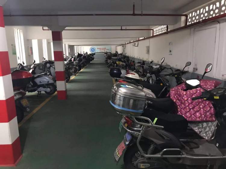 车库"只认脸,智能门禁反而不便,小区设备智能化也要考虑人性化