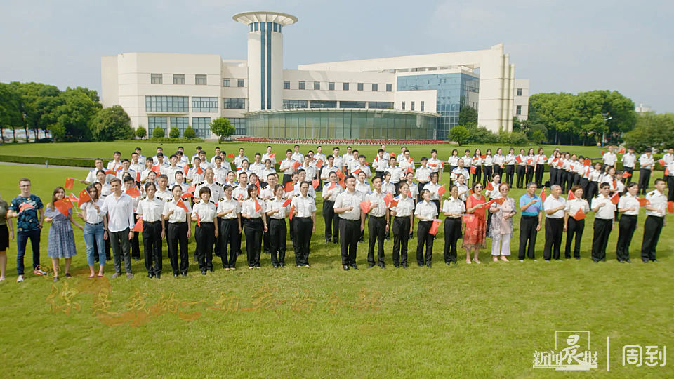 今天上海海关学院为新中国成立70周年庆生!附视频!