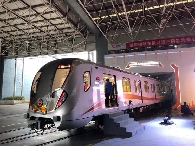 轨交18号线首列车成功下线了 国内最高等级全自动驾驶轨交线正在打造 周到上海