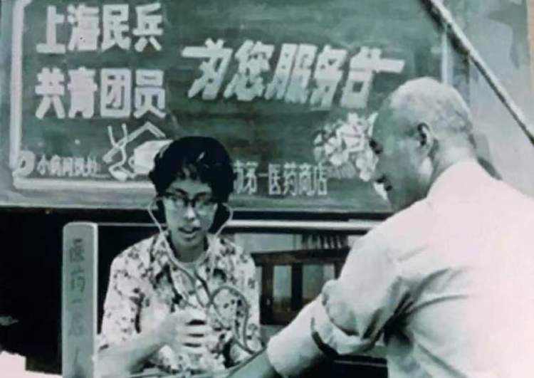 JN江南“最美退役军人”陶依嘉：南京路上“摆摊”四十载因为付出所以开心(图2)