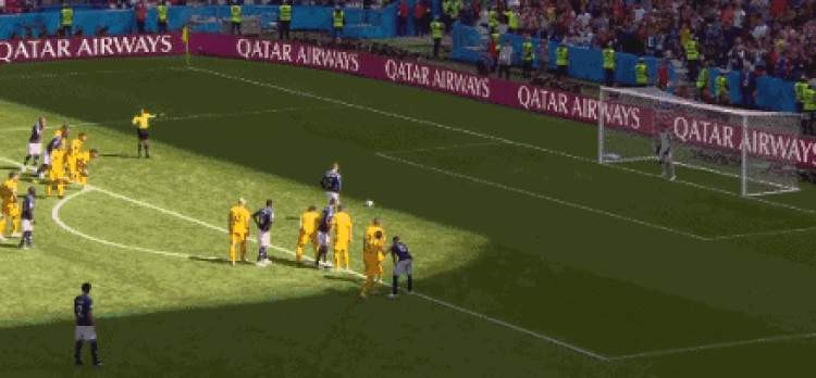 假装看过球丨梅西和c罗的差距可能远不止一个点球