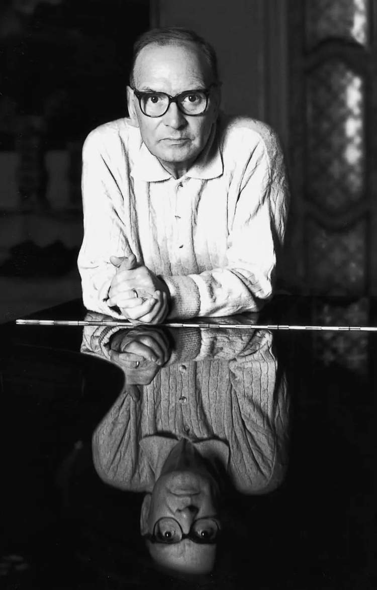 他用400多部电影配乐，浓缩了几千倍的人生- 周到