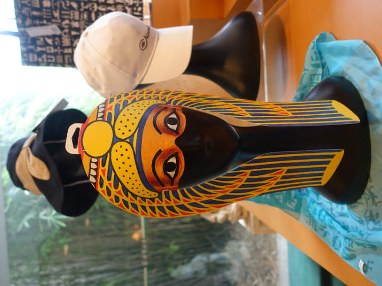 静静看你们排4小时的队,反正魔都大英展上的好东西都在我手里了!