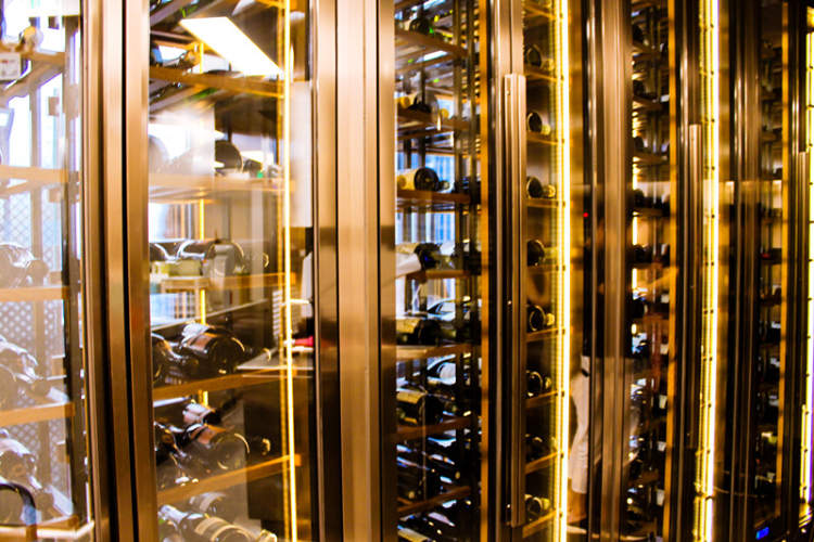 在上海中心68楼,体验传统法餐的仪式感