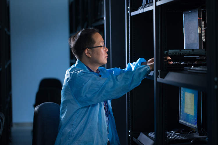 芯片工程师殷伯涛:在电路图和代码中奔跑着前进,提升上海"芯"速度