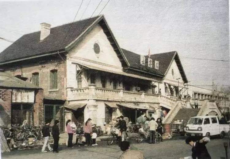 近曹家渡地区20,上海第十钢铁厂这些都能够答对的,肯定是不折不扣的老