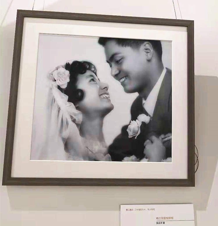 国庆来 人民照相馆 免费拍结婚纪念照 五对夫妇的爱情 见证上海40年巨变 谁最打动你 周到上海