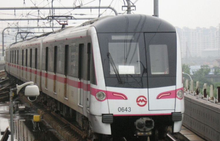 6号线因线路设备故障,东方体育中心站至高青路站区段列车限速运行