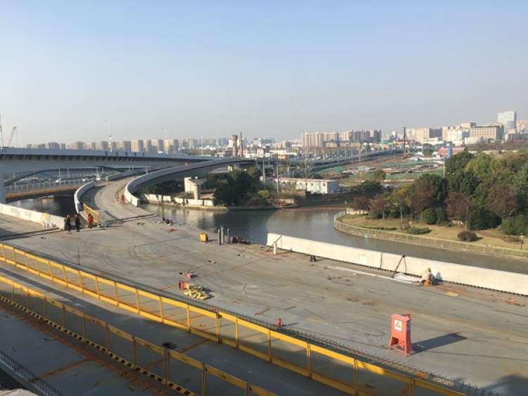 北横通道"五跨苏州河,四跨中环"将正式收官,402米全影型声屏障可降噪