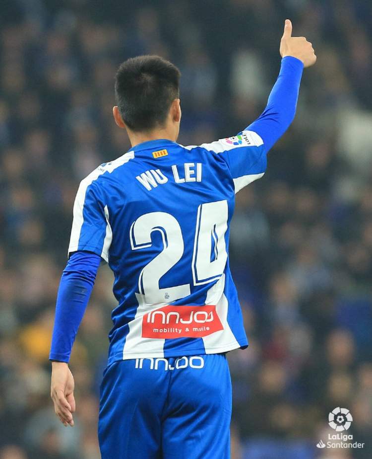 武磊西甲主场首秀当英雄!制造点球,助西班牙人逆转