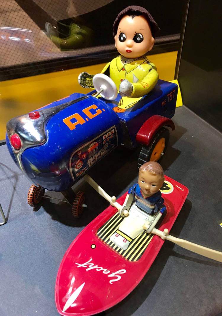 杂技车和不落地划船十二生肖弹子盘左轮手枪及配套变形金刚早期周边