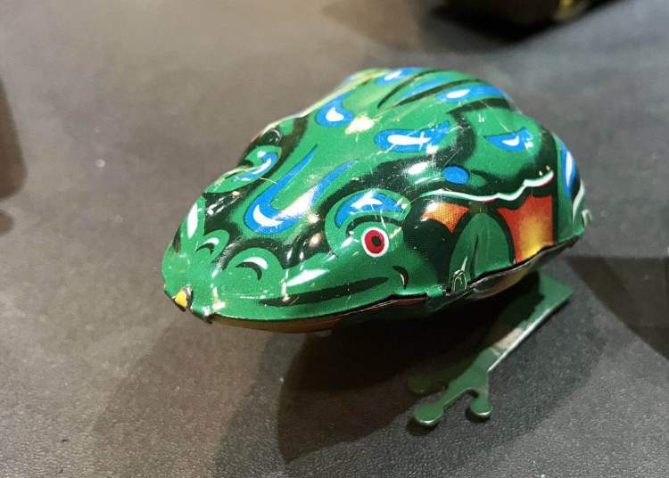 弹子盘左轮手枪及配套变形金刚早期周边塑料拼插积木琴不倒毛绒狮子狗