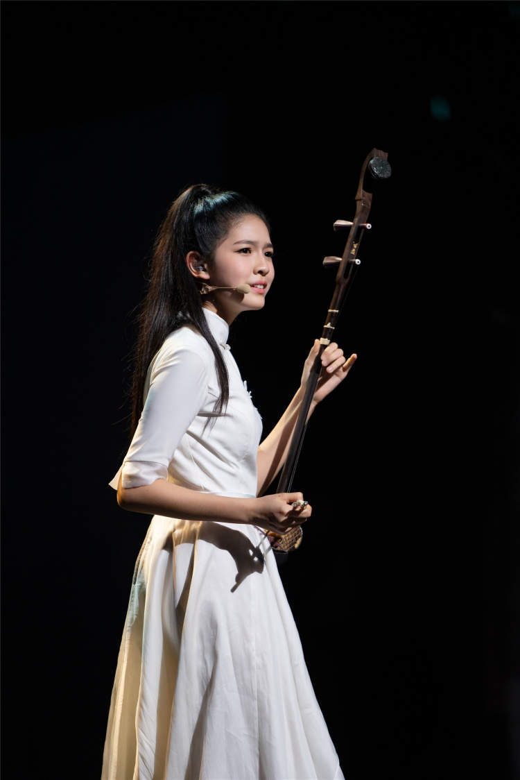 12岁扬名15岁巡演,"民乐版欧阳娜娜"真的是别人家的孩子!