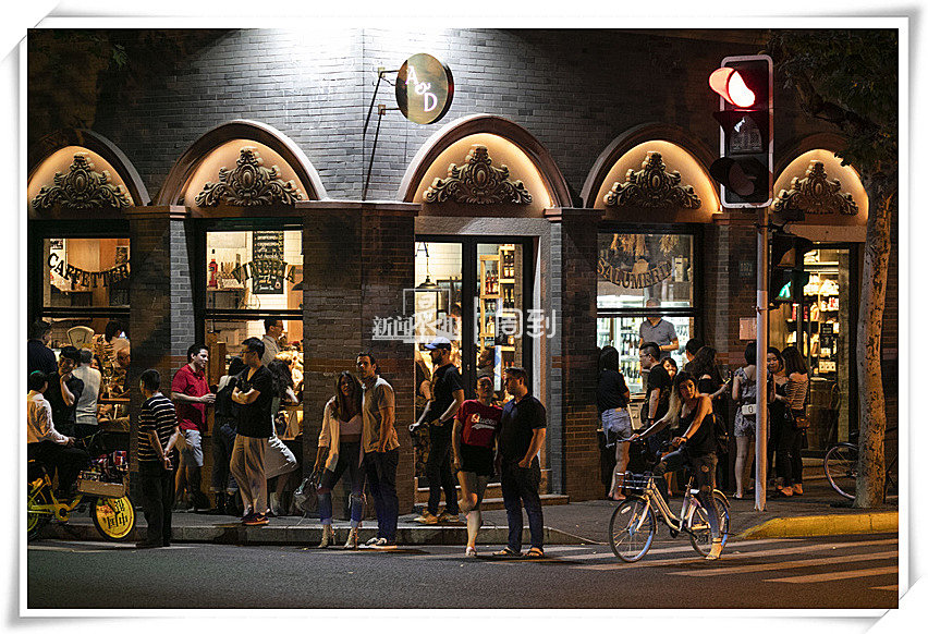 这条路,让附近的外国居民原汁原味地生活着 |夜经济①武定路篇