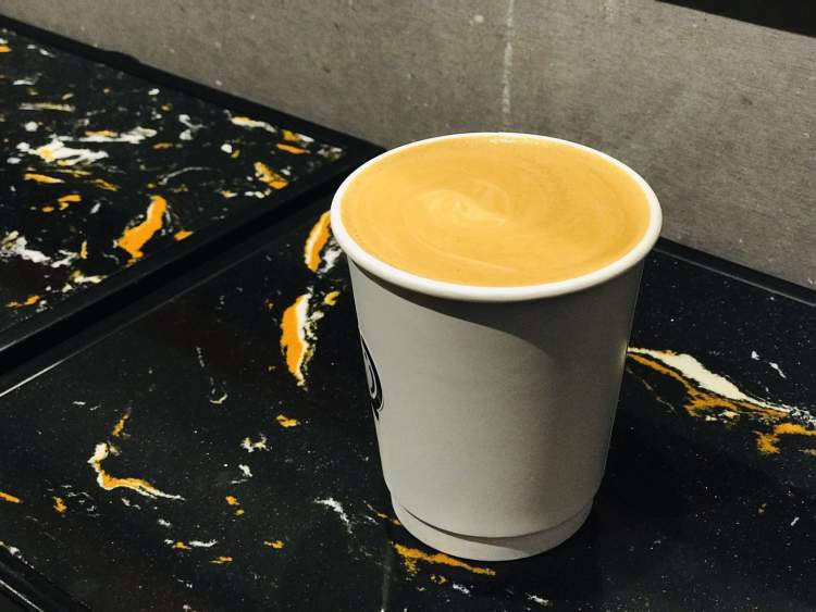 前上市公司董事亲手做的"冰澳白",酸奶咖啡超级赞丨魔都特色小店