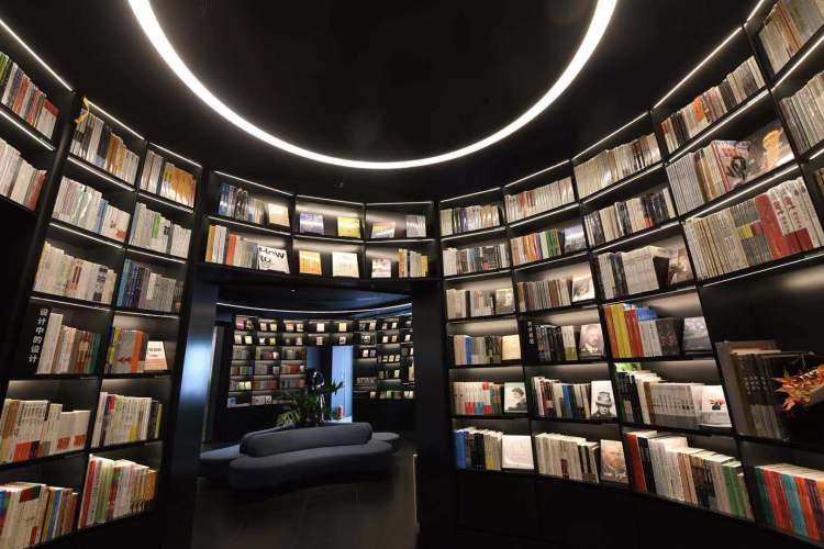 上海之巅读书会,是朵云书院上海中心旗舰店精心打造的阅读文化活动