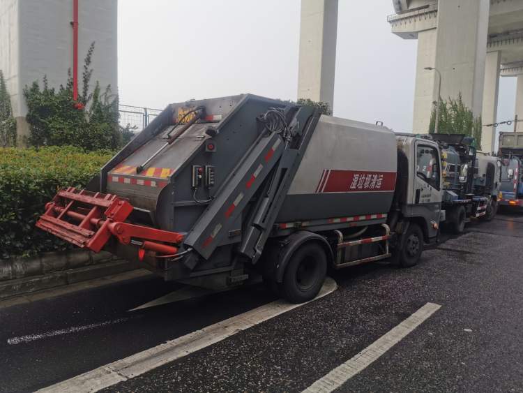 徐汇的湿垃圾车会称重湿垃圾重量!