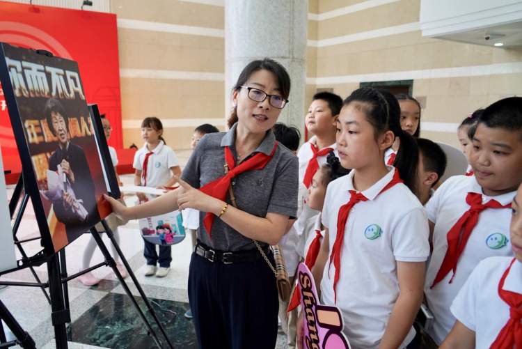 闵行区虹桥中心小学图片