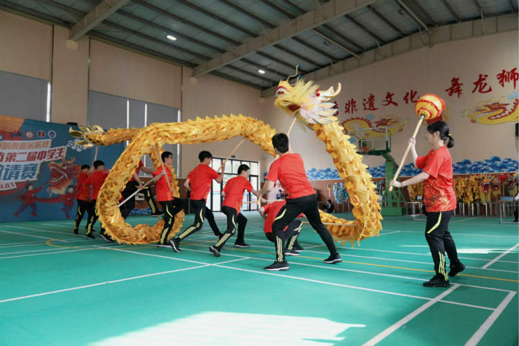 三林杯 上海市第二届中学生舞龙邀请赛举行 周到上海 三林杯 上海市第二届中学生舞龙邀请赛举行 周到上海