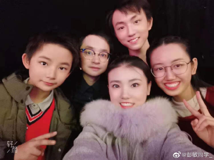 无冕之王终折桂中国诗词大会第五季冠军彭敏这次赢了自己