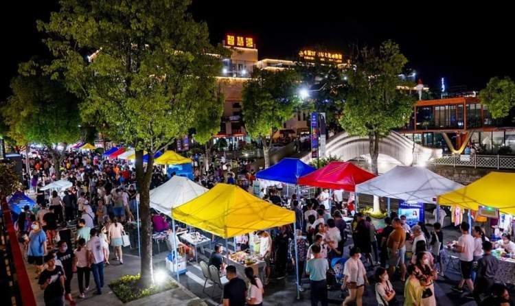 嗨购周历宝山智慧湾夜市意犹未尽澳门不夜市非遗灯光秀又驾到还可夜游