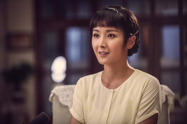 从妙龄少女到花甲老人黄曼挑战角色40年跨度