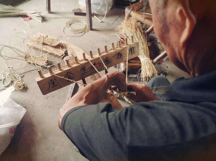 芦苇生万物,一位八旬非遗人的编织匠心 | 人在临港①