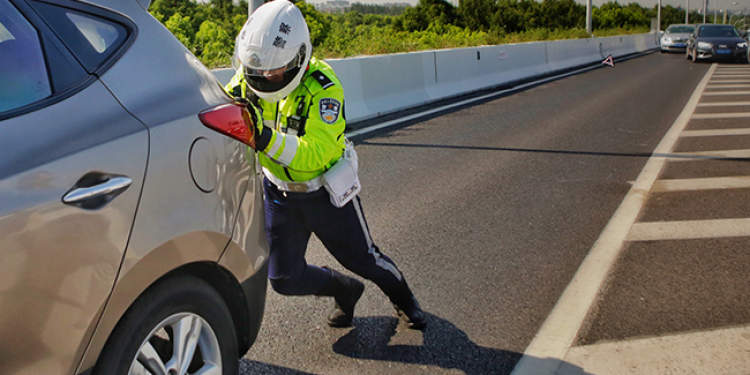 超过60℃,穿着雪地靴般的骑行靴