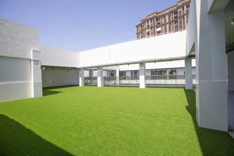 即将投入使用的海贝幼儿园 将使柘林镇及周边的学前教育资源 得到有效