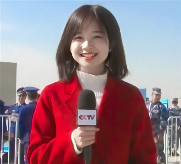 最近,央视新闻的外景记者王冰冰,就因甜美的外表引发关注.