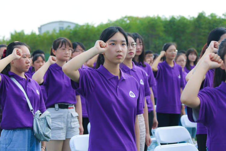 华东政法大学开学典礼上,叶青校长希望新华政人心中都能种下一颗温暖