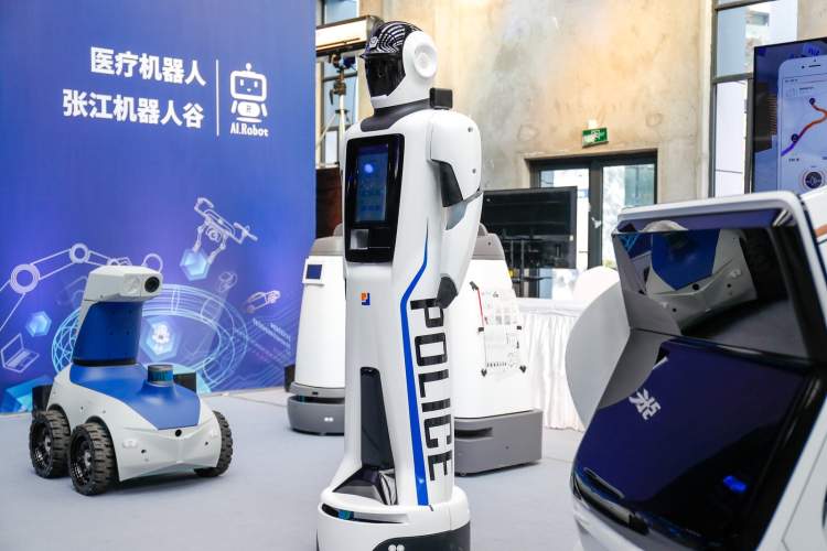具体来说,"一谷一园"是指张江机器人谷和金桥机器人产业园.