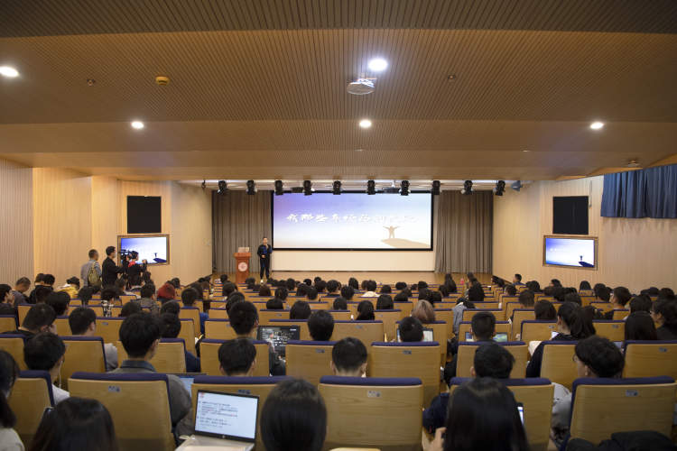 奥运冠军陶璐娜走进东华大学"体育大课堂", 大学"体育课"也可以这么上