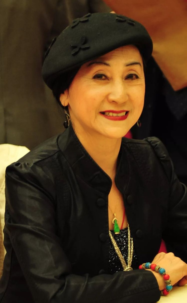 新中国第一代舞蹈家陈爱莲去世79岁仍活跃在舞台