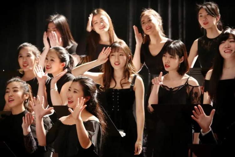 新年音乐会门票1分钟售罄!彩虹合唱团"躺赢"