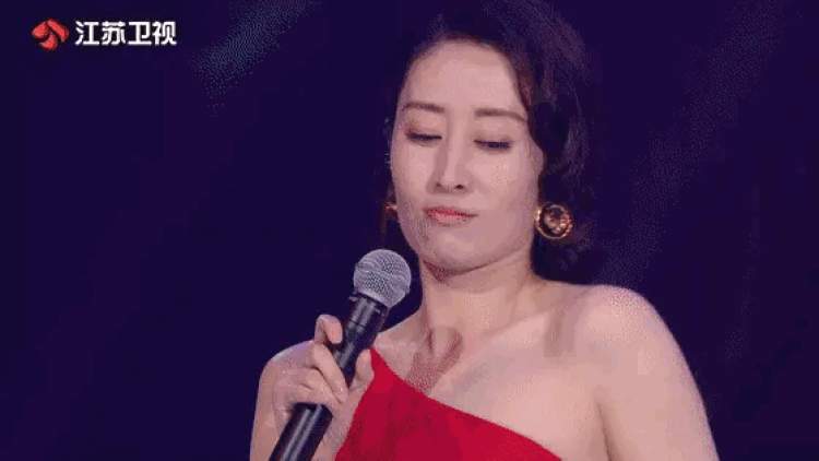 昨天的跨年晚会,刘敏涛"表情管理大师"身份再度上线.