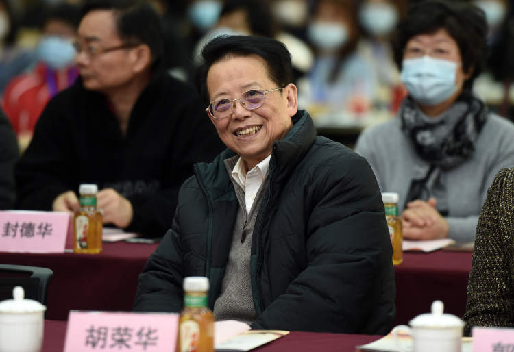 开幕式上,今年76岁的中国象棋一代宗师胡荣华深情回忆自己1960年,也就