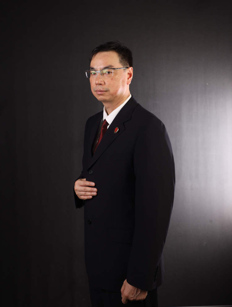 面对气焰嚣张的嫌疑人,检察官刘金泽最常说的一句话就是