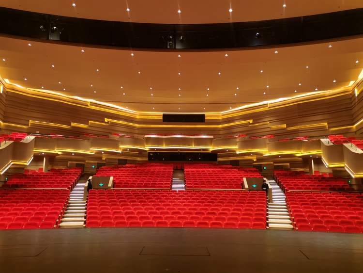 经三年修缮,看戏体验全面升级,上海天蟾逸夫舞台牛年大年初一重开!