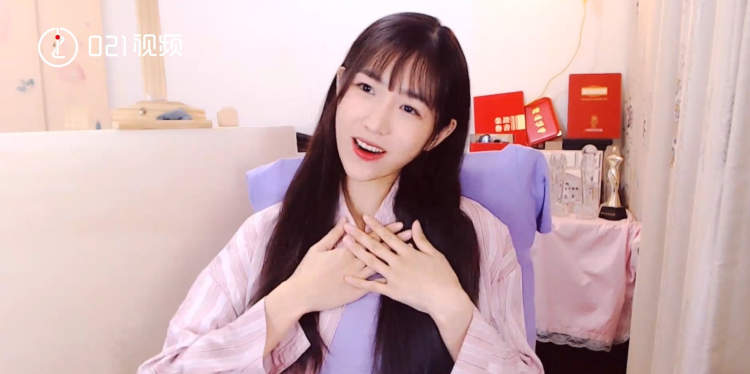 上海"90后"聋哑女生成人气主播:从无声到有声世界.