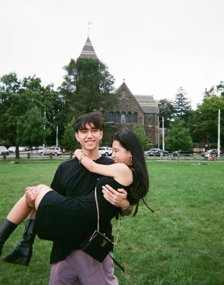 不过,后来这件事就没有下文了,有消息称该女生是有固定男友的,具体