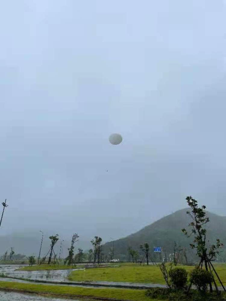 追风团队在舟山拍摄台风眼实况风平浪静鸟鸣清晰可闻