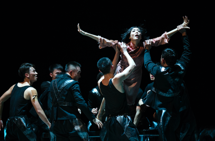 很多人知道南京大屠杀却不知道她在这部舞剧里祭奠民族的苦难