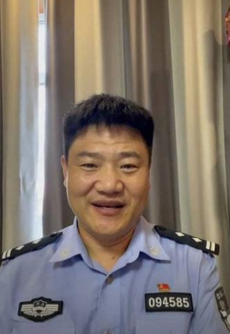 火到出圈当直播pk遇上反诈民警西厂公公懵了女装大佬