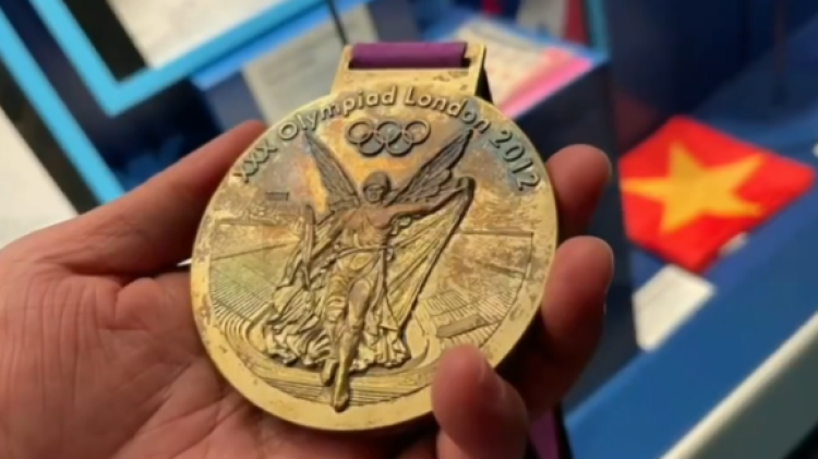 徐莉佳伦敦奥运会金牌"氧化了"!