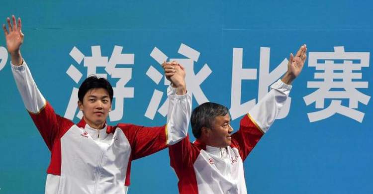 作为曾经的浙江籍的游泳教练,张亚东是对浙江游泳最具发言权的人之一.